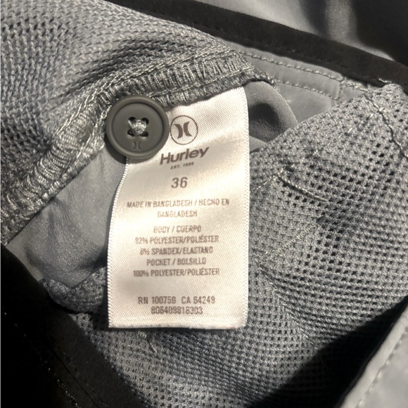 Two Pair of Men’s Hurley Golf Shorts Size 36 Waist in Green and Gray - Picture 10 of 10